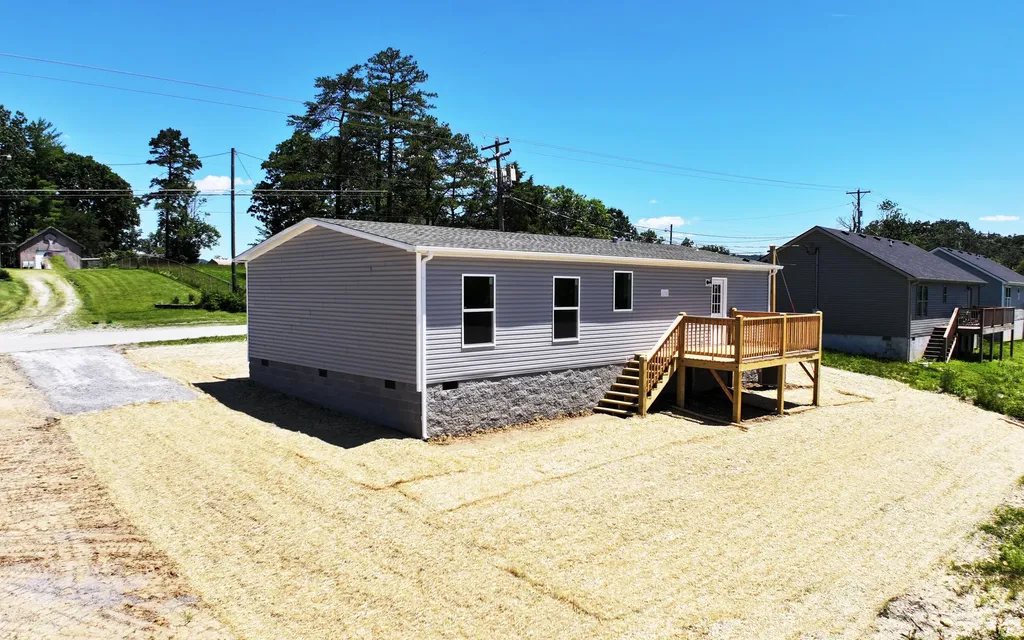 110 W Cedar Grove Road Irvine KY 40336