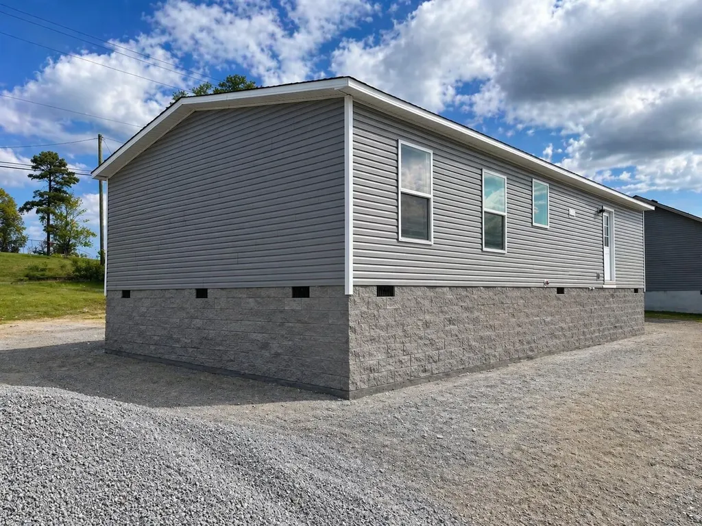 110 W Cedar Grove Road Irvine KY 40336