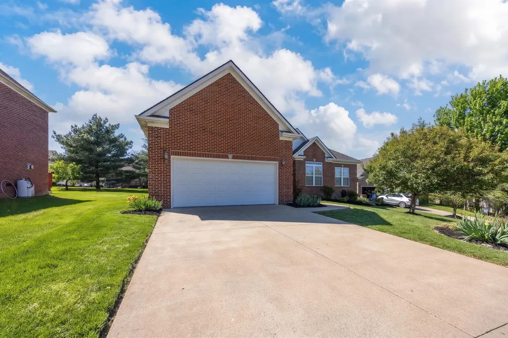 111 Cedar Stream Drive Paris KY 40361