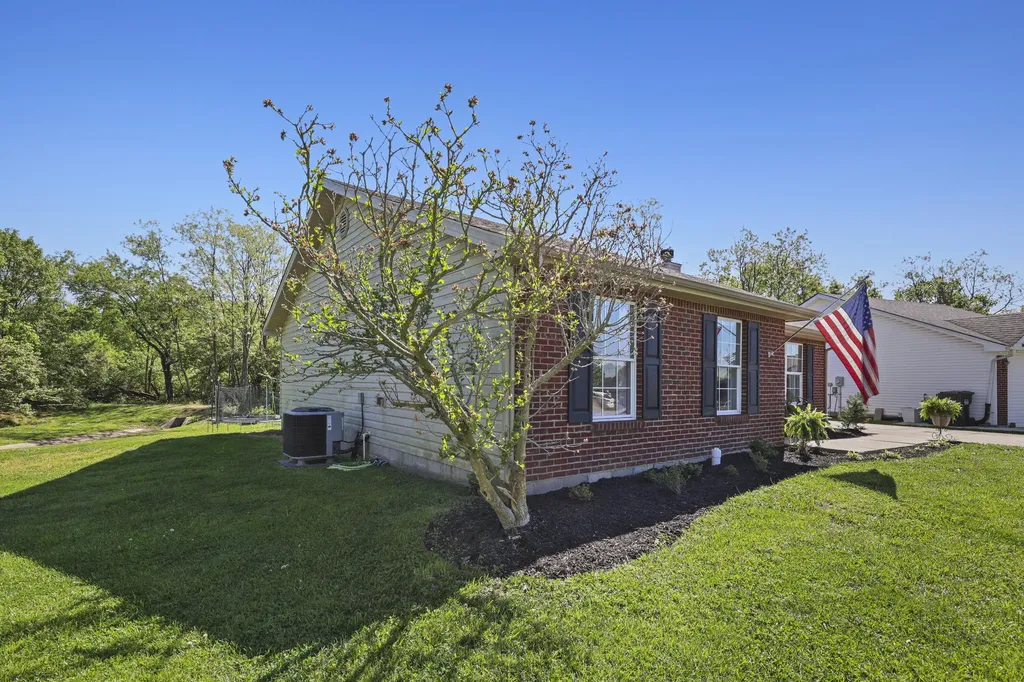 235 Holly Lane Paris KY 40361
