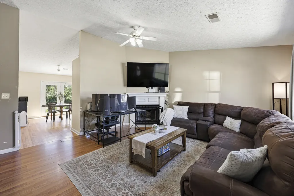 235 Holly Lane Paris KY 40361