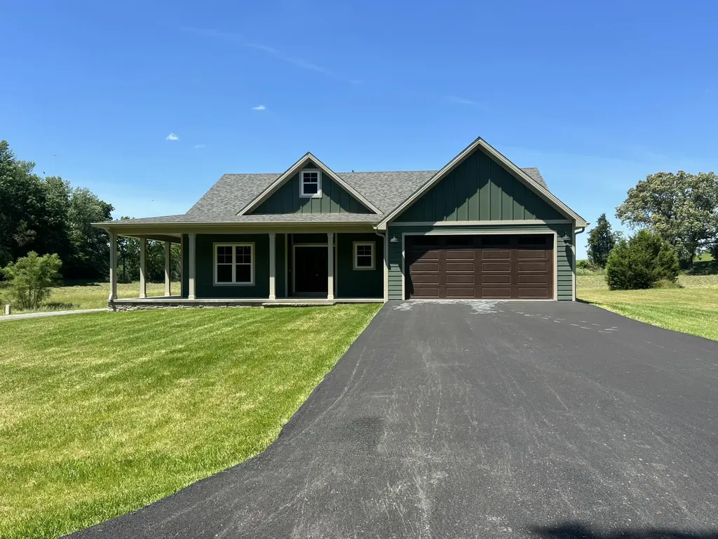 512 Cliffside Drive Russell Springs KY 42642