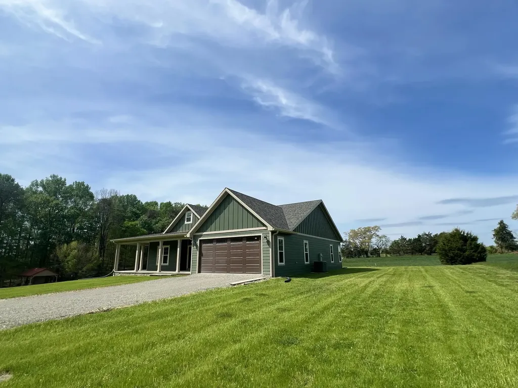 512 Cliffside Drive Russell Springs KY 42642