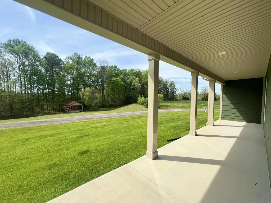 512 Cliffside Drive Russell Springs KY 42642