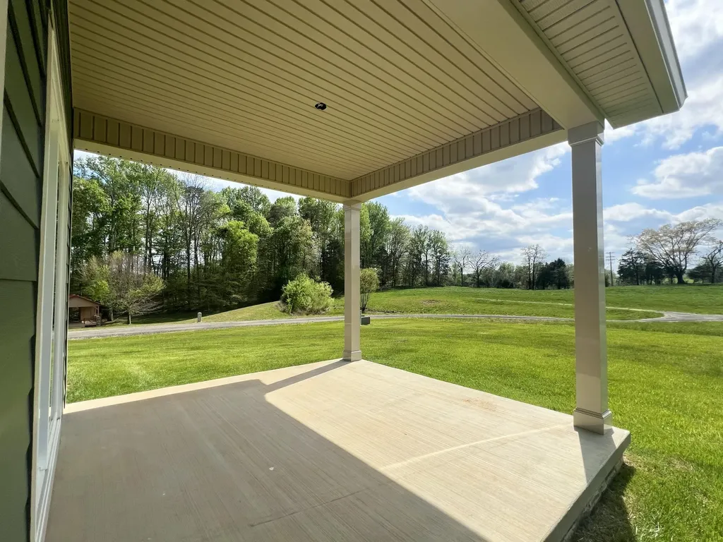 512 Cliffside Drive Russell Springs KY 42642