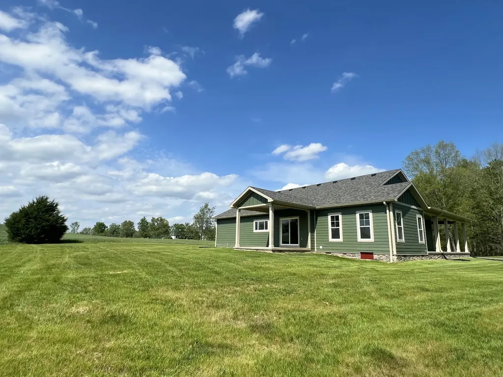 512 Cliffside Drive Russell Springs KY 42642