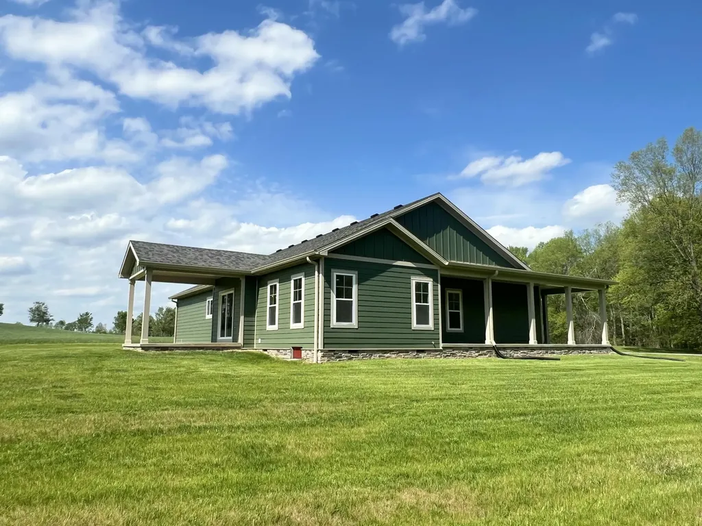 512 Cliffside Drive Russell Springs KY 42642