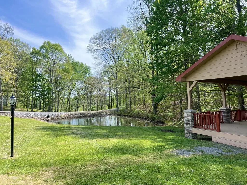 512 Cliffside Drive Russell Springs KY 42642