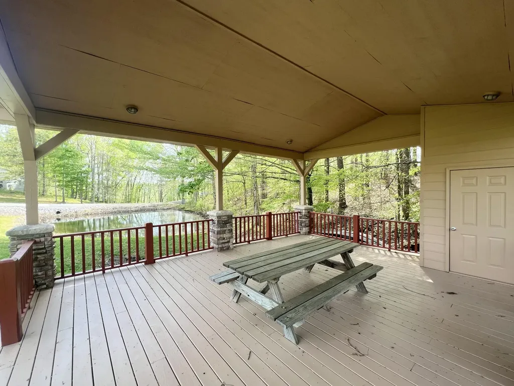 512 Cliffside Drive Russell Springs KY 42642