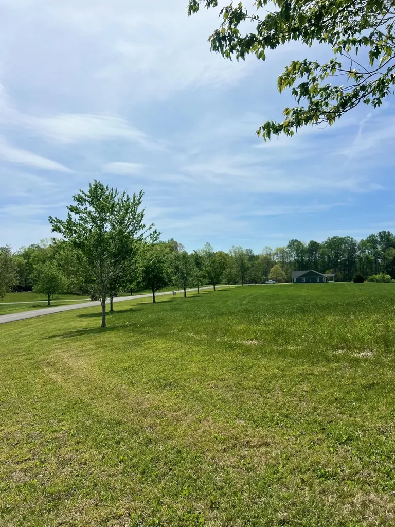 512 Cliffside Drive Russell Springs KY 42642