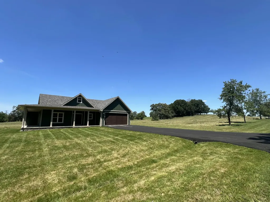 512 Cliffside Drive Russell Springs KY 42642