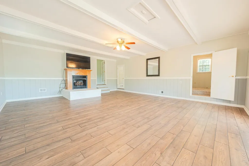415 S Dogwood Drive Berea KY 40403