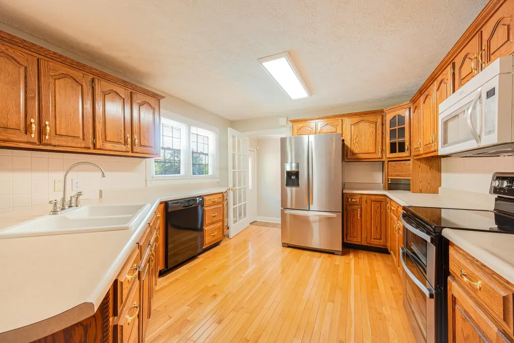 415 S Dogwood Drive Berea KY 40403
