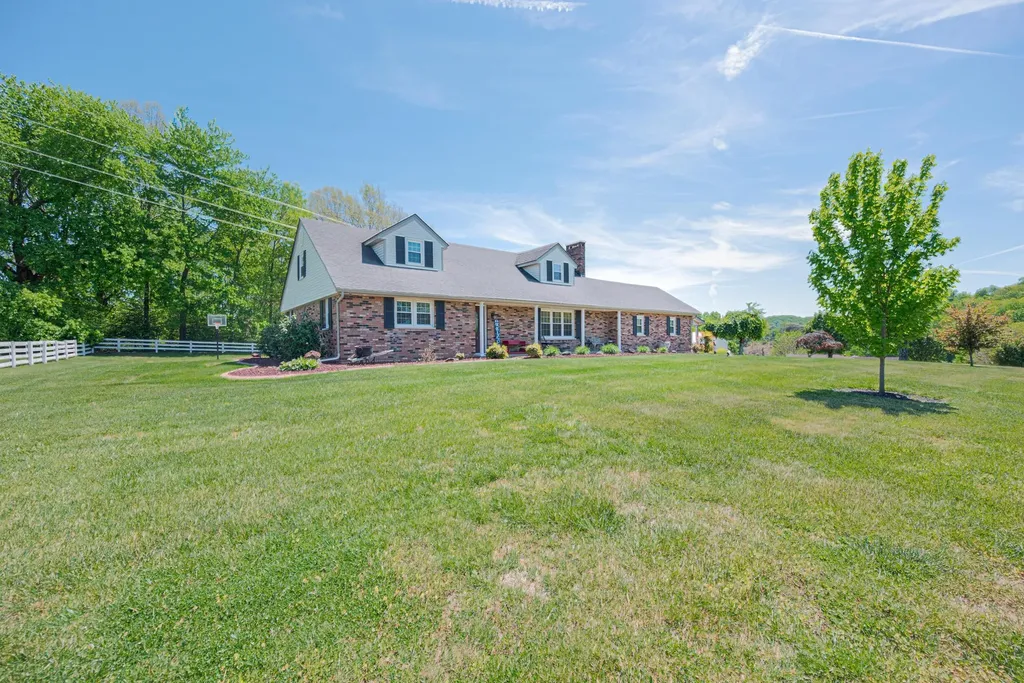 415 S Dogwood Drive Berea KY 40403