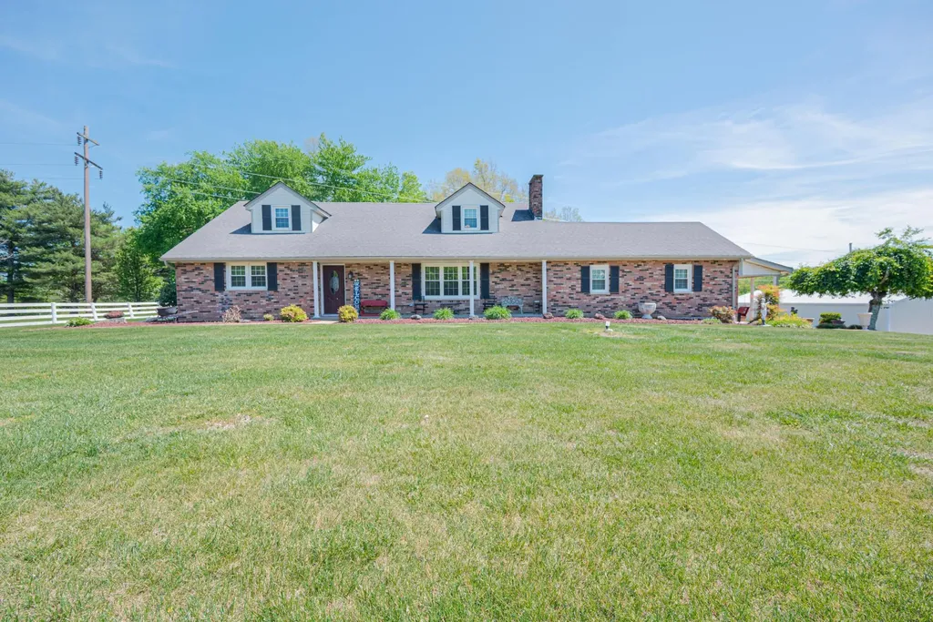 415 S Dogwood Drive Berea KY 40403