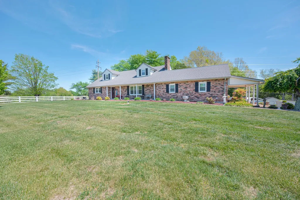 415 S Dogwood Drive Berea KY 40403