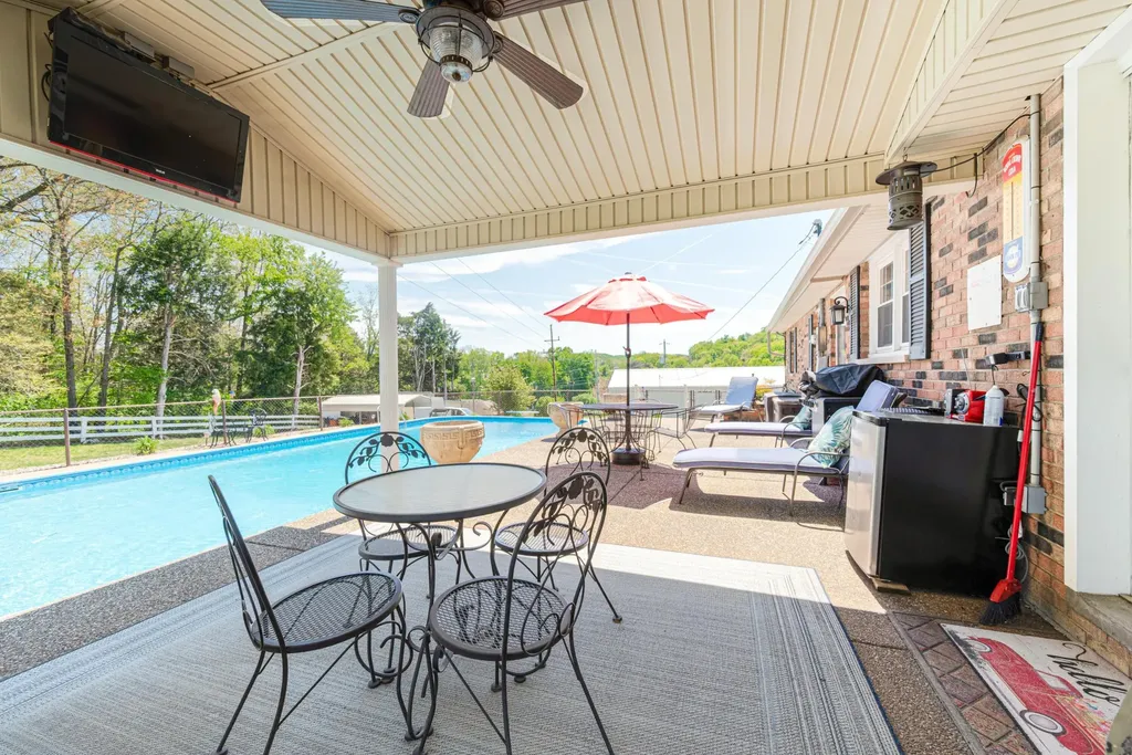 415 S Dogwood Drive Berea KY 40403