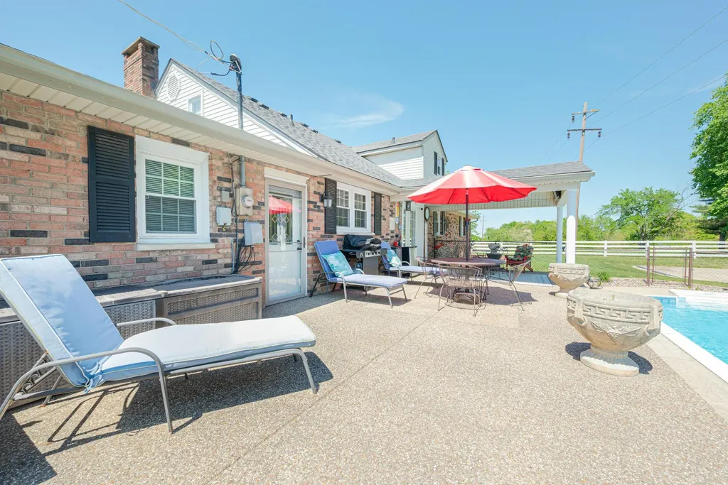 415 S Dogwood Drive Berea KY 40403