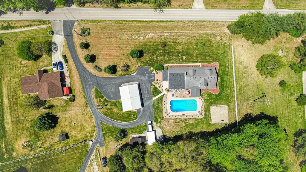 415 S Dogwood Drive Berea KY 40403