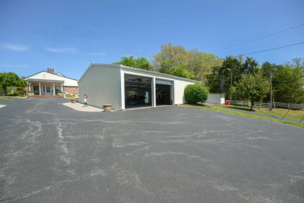 415 S Dogwood Drive Berea KY 40403