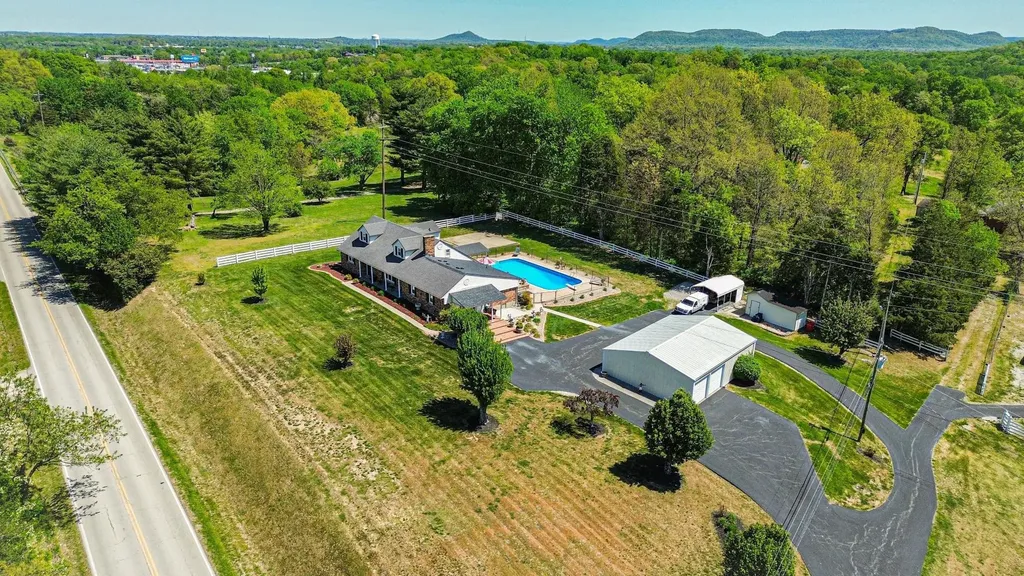 415 S Dogwood Drive Berea KY 40403