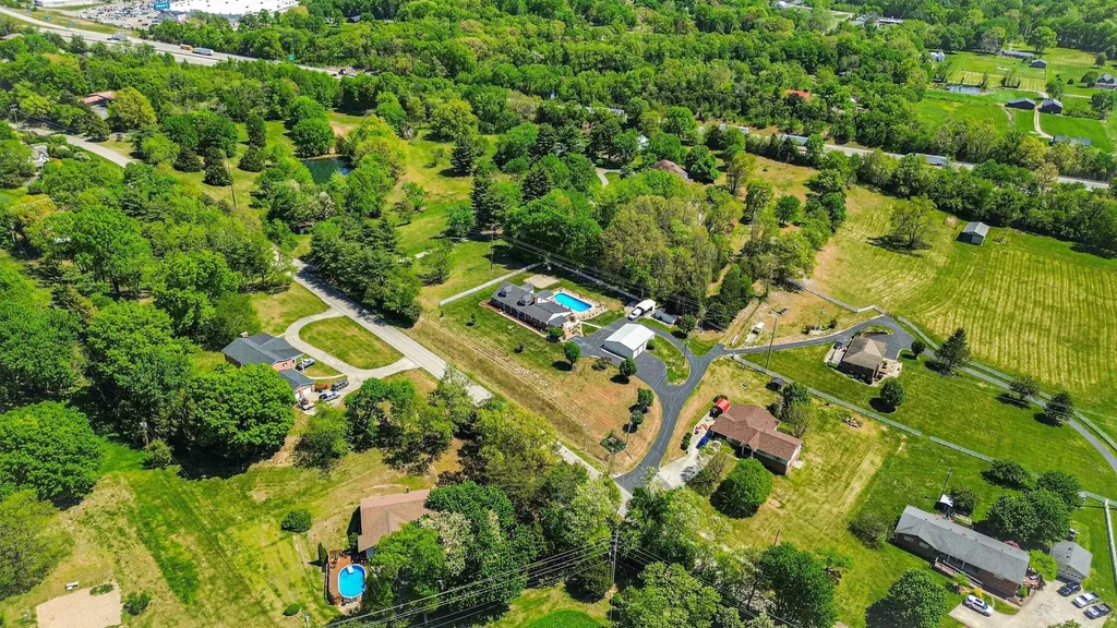 415 S Dogwood Drive Berea KY 40403