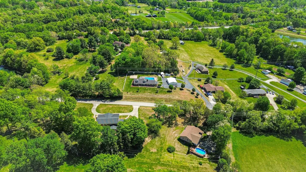 415 S Dogwood Drive Berea KY 40403