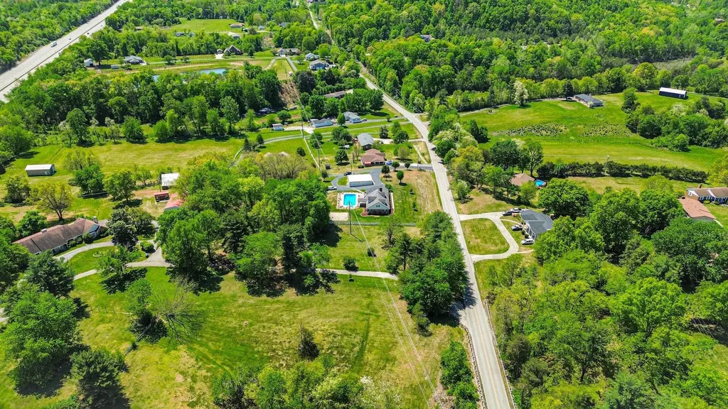 415 S Dogwood Drive Berea KY 40403