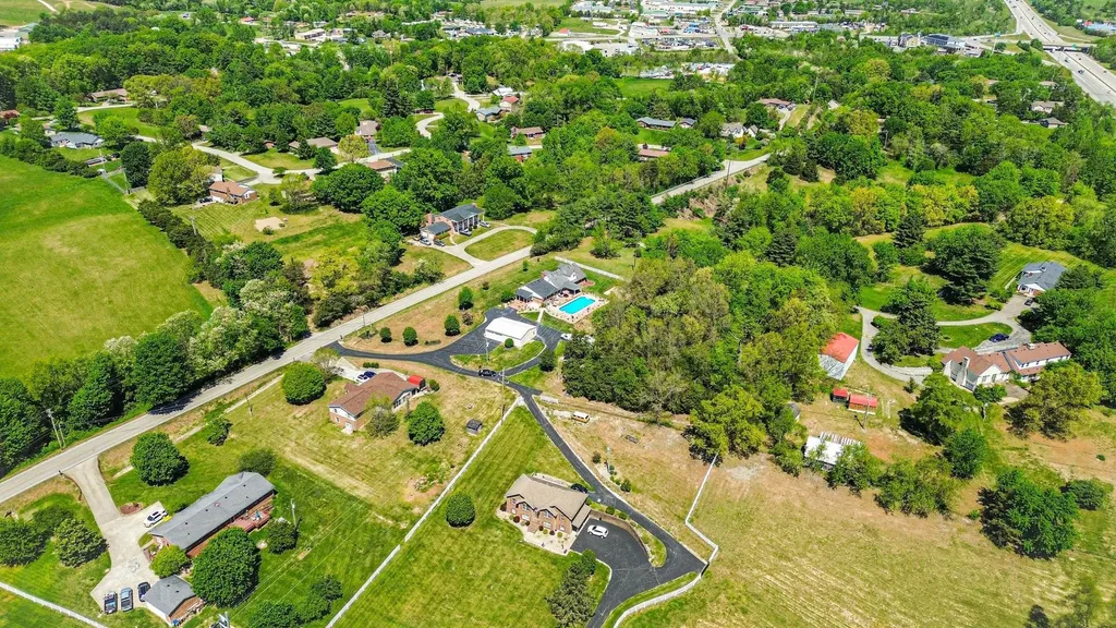 415 S Dogwood Drive Berea KY 40403