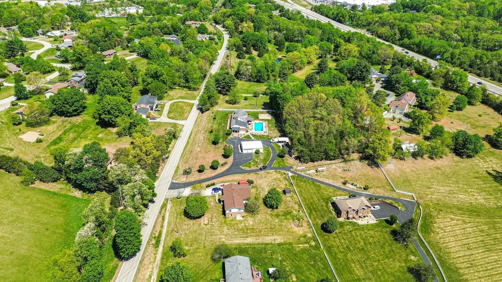 415 S Dogwood Drive Berea KY 40403