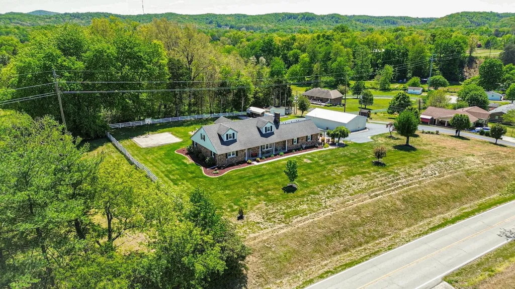 415 S Dogwood Drive Berea KY 40403