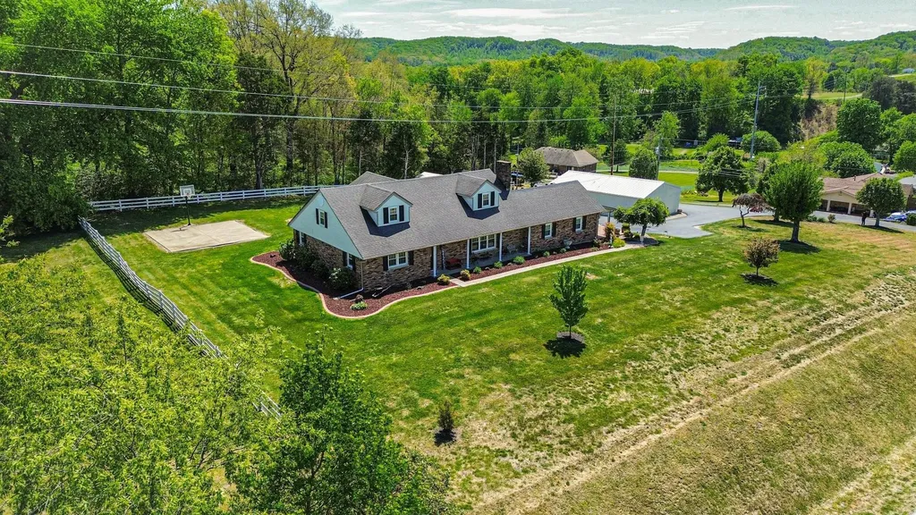 415 S Dogwood Drive Berea KY 40403