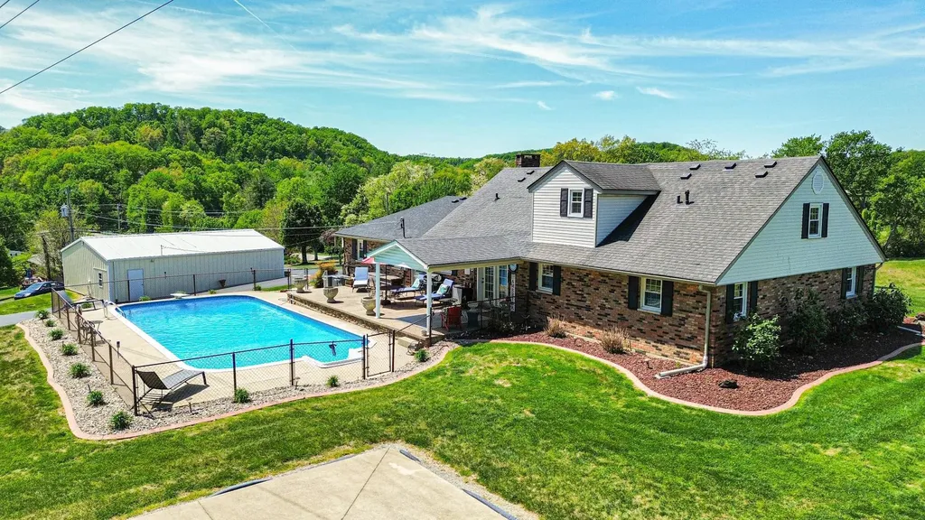 415 S Dogwood Drive Berea KY 40403