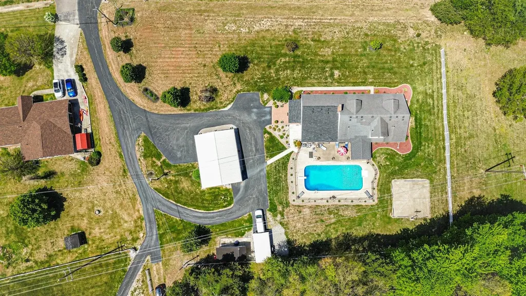 415 S Dogwood Drive Berea KY 40403