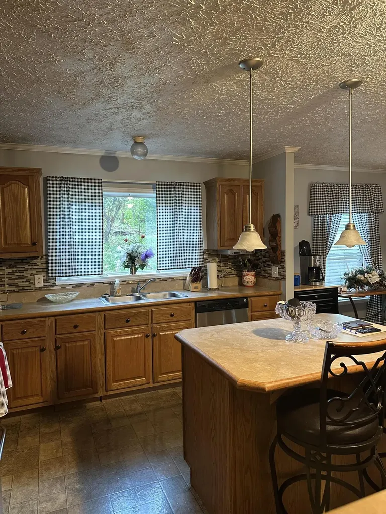 18 Hill Drive Monticello KY 42633