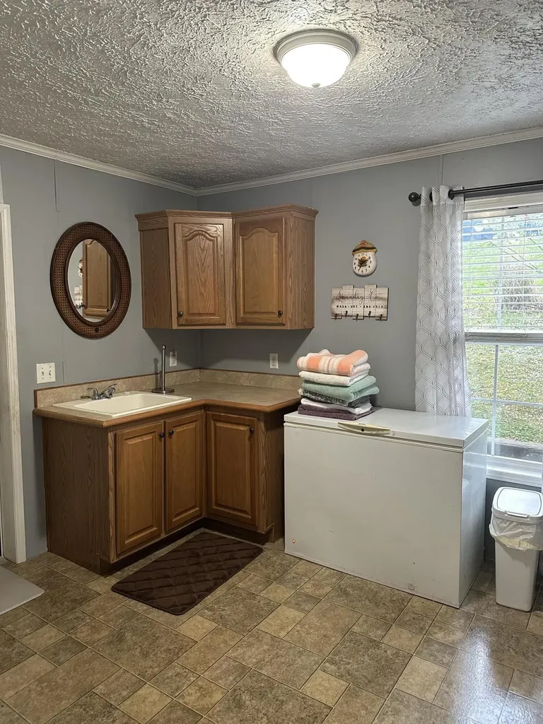 18 Hill Drive Monticello KY 42633