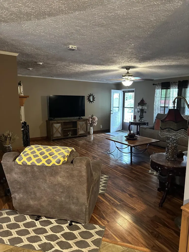 18 Hill Drive Monticello KY 42633