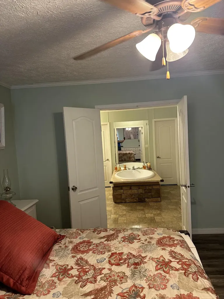 18 Hill Drive Monticello KY 42633