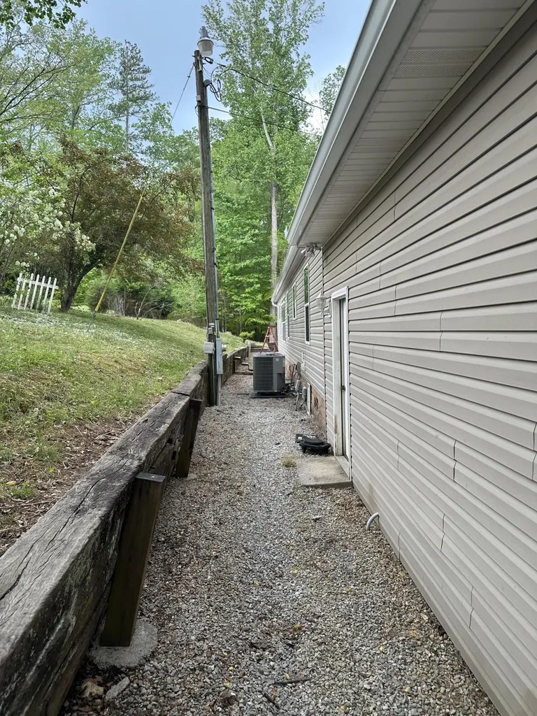 18 Hill Drive Monticello KY 42633