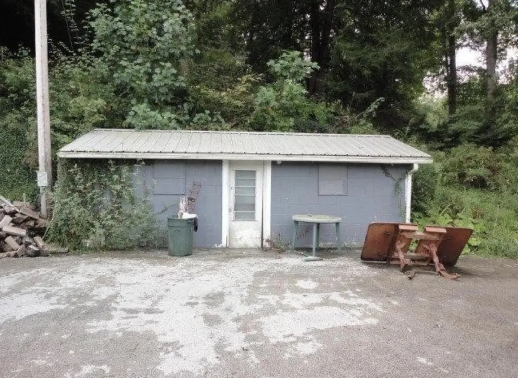 713 Left Fork Fishermans Cove Road London KY 40741
