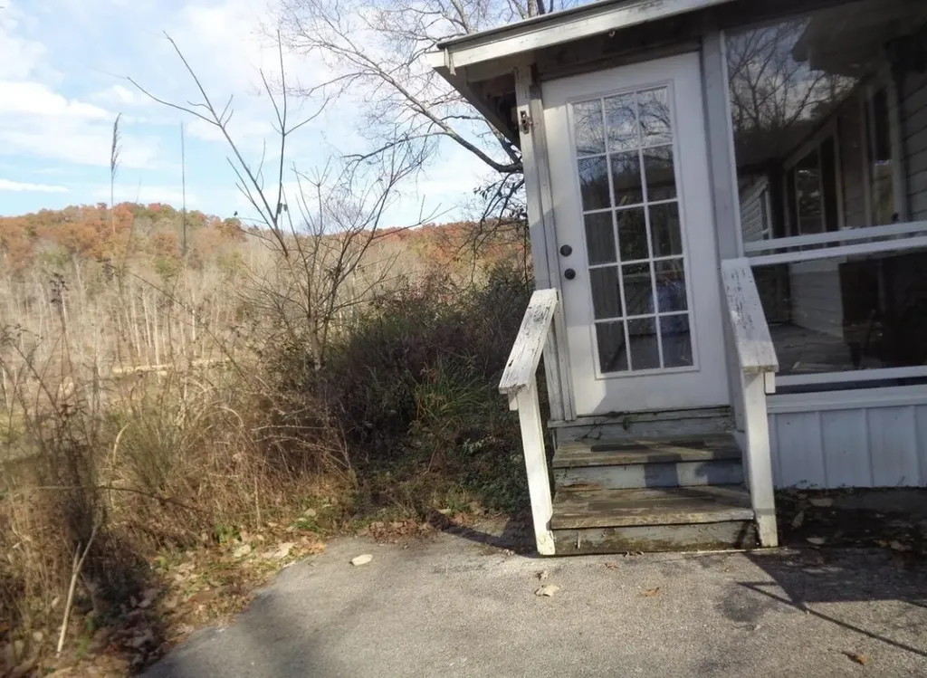 713 Left Fork Fishermans Cove Road London KY 40741