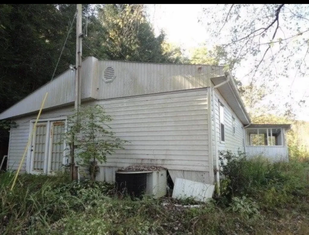 713 Left Fork Fishermans Cove Road London KY 40741