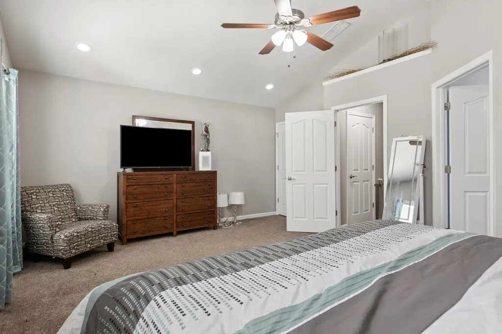 3333 Sweet Clover Lane Lexington KY 40509