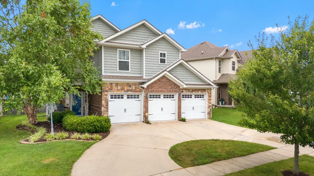 3333 Sweet Clover Lane Lexington KY 40509