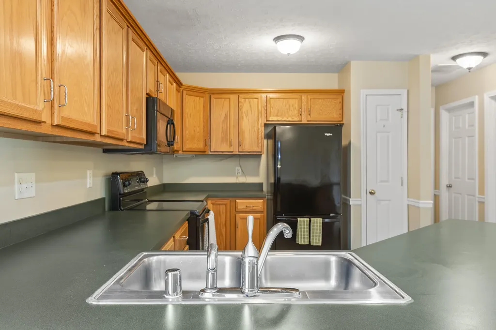 8815 Wisdom Lane Louisville KY 40229