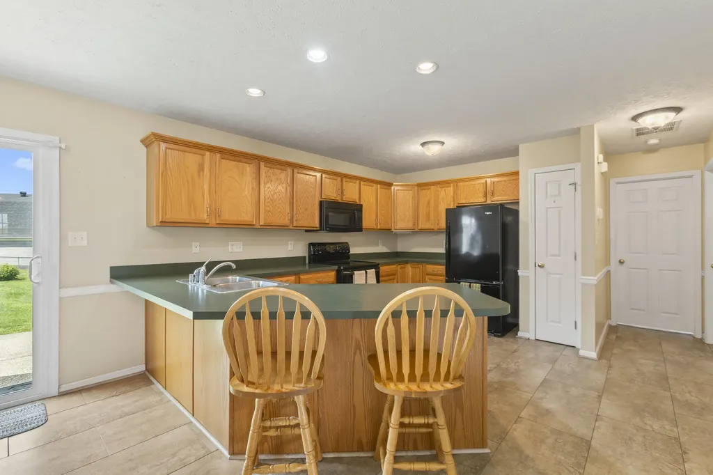 8815 Wisdom Lane Louisville KY 40229