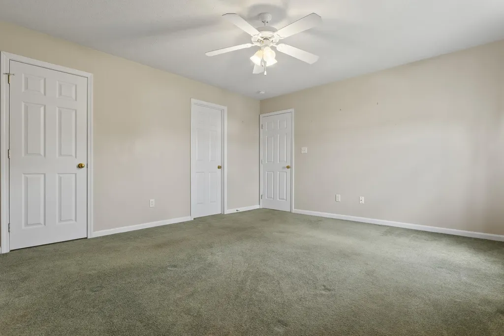 8815 Wisdom Lane Louisville KY 40229