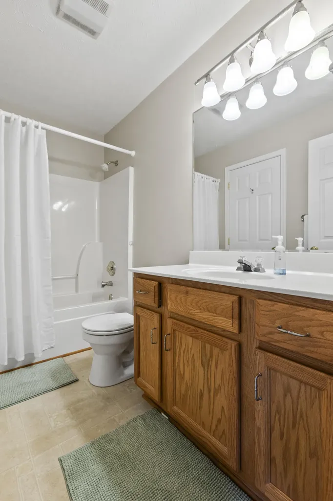 8815 Wisdom Lane Louisville KY 40229