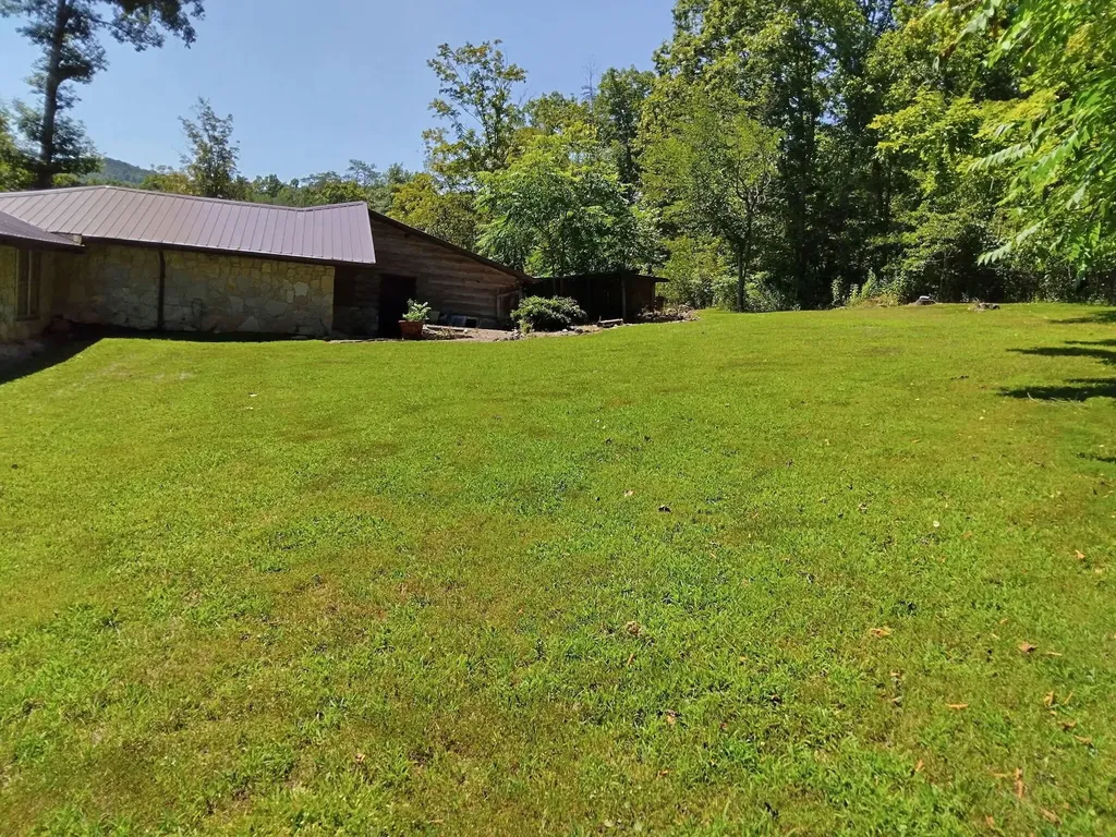 5355 Kentucky 790 Bronston KY 42518