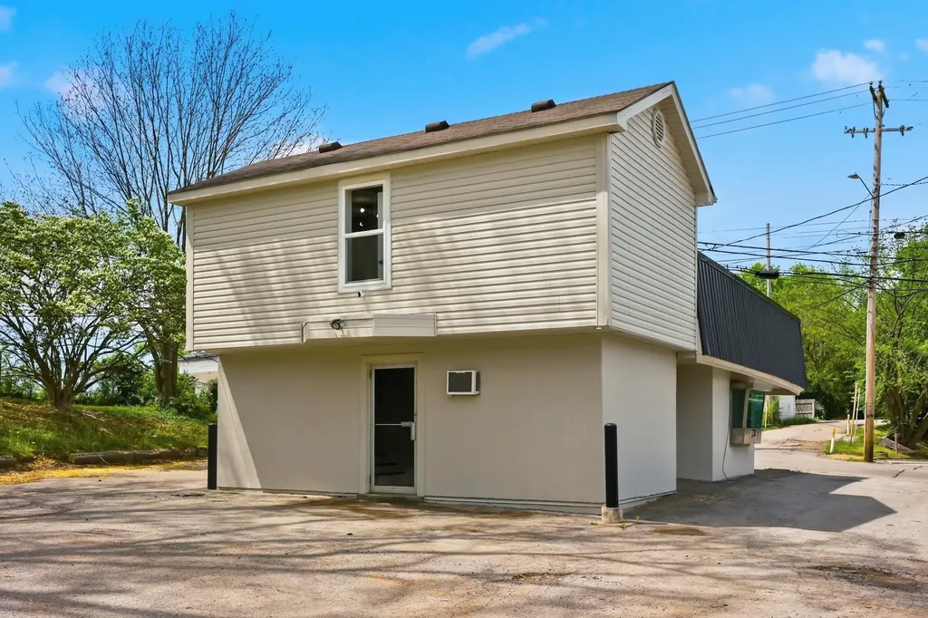 411 N Main Street Winchester KY 40391